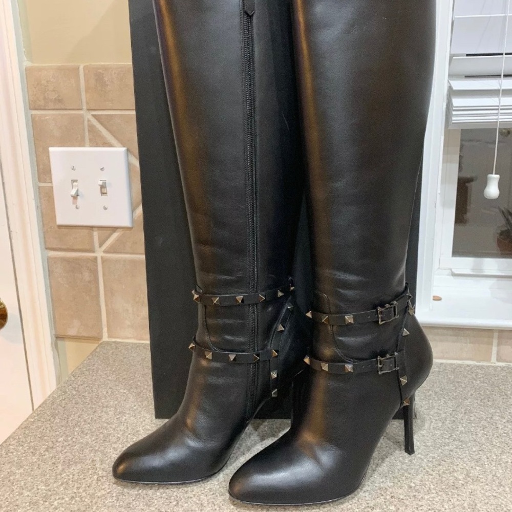 Valentino Rockstud Boots, Size 40, Black, PreOwWB